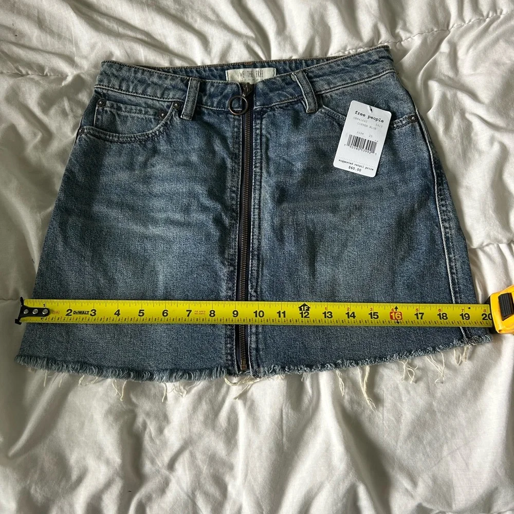 NWT We the Blue Free Denim Zip it up mini short Skirt-size 25 - Picture 4 of 8